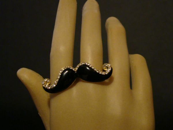anel mustache