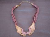 Colar Asas rosa